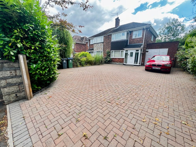 Home Office Available_ Oldbury B692Hu Bills All-in Main Photo