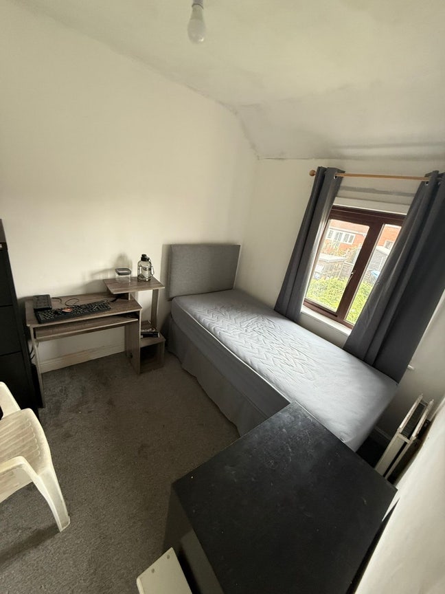 Lovely House with good amenities Main Photo