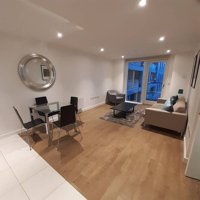 River-Facing 2-Bed Apartment – North Greenwich Main Photo