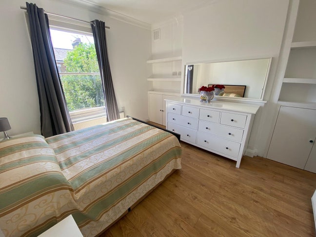 🛏️ 2X Double Room to Let in - Queens Park Main Photo