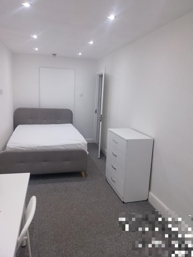 Great and warm ensuite Main Photo