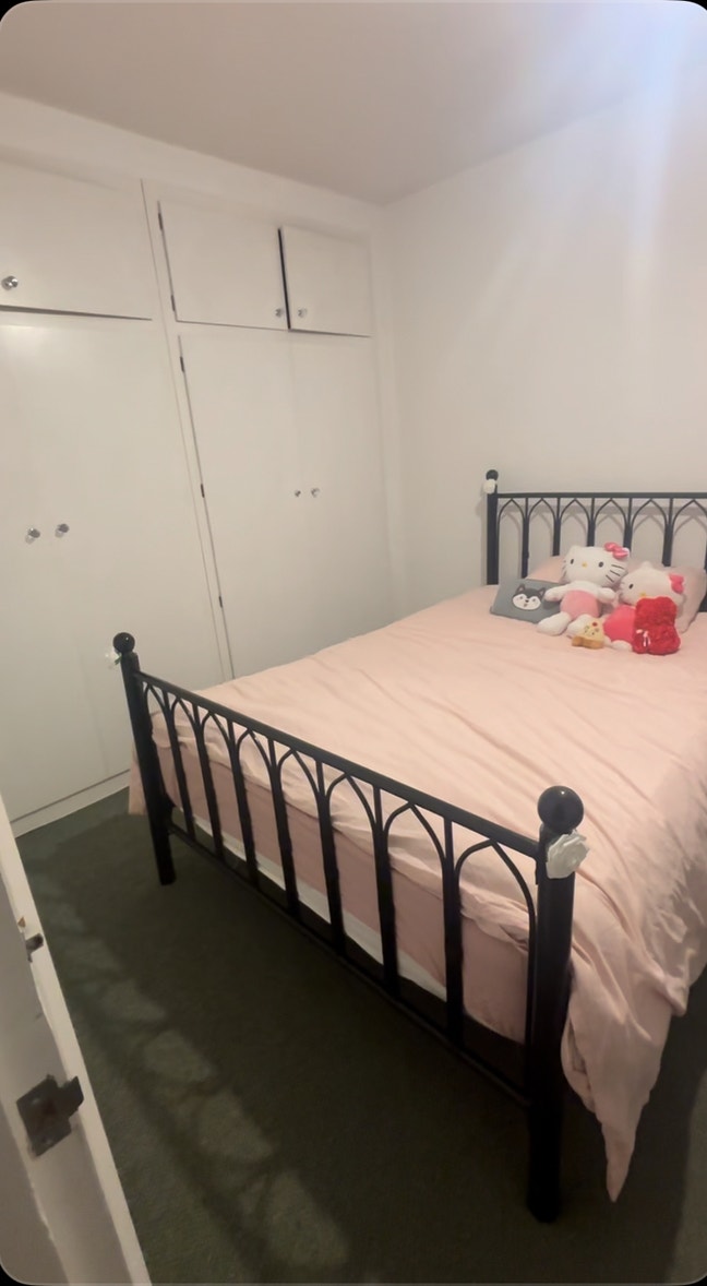 Double room near norbiton station for student  Main Photo
