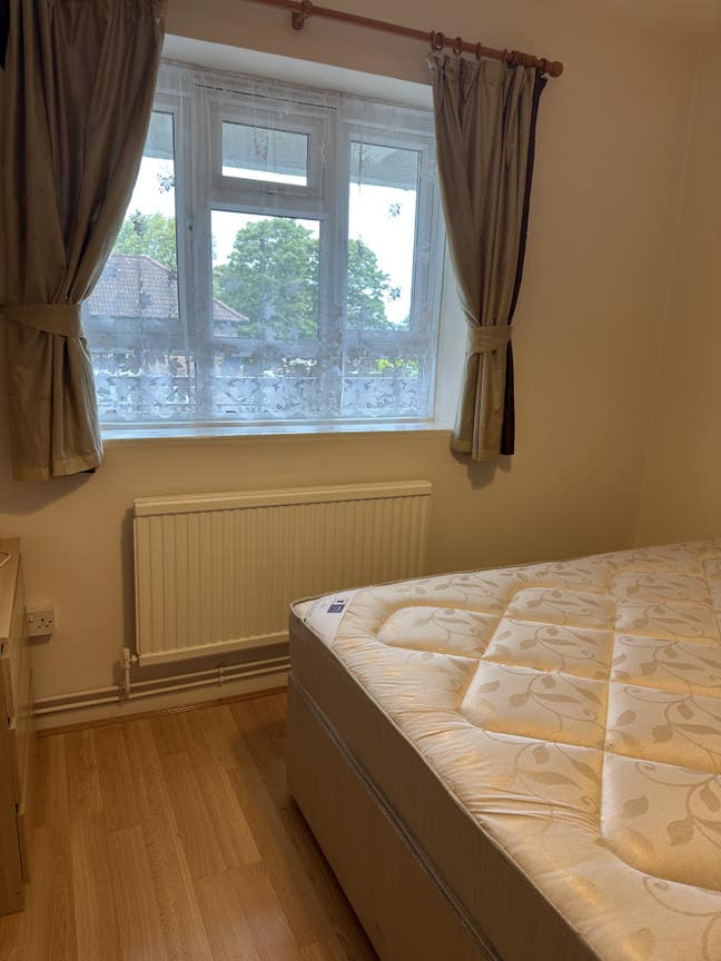 Big double room fully ventilated. Neat and clean Main Photo