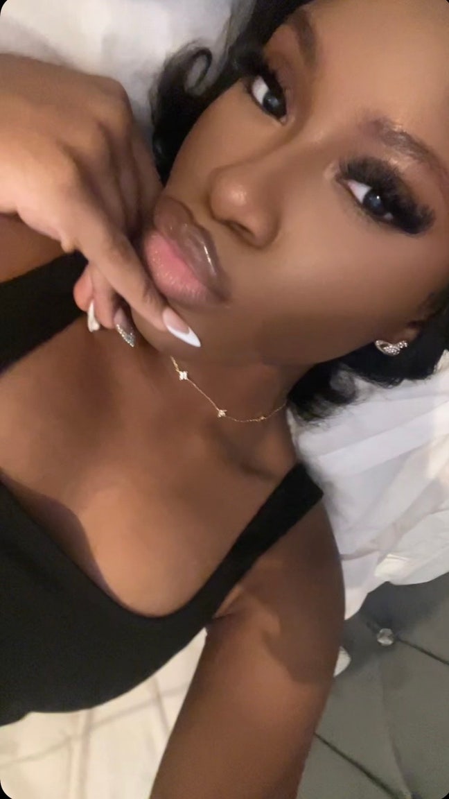 Female seeking a single or double room Main Photo