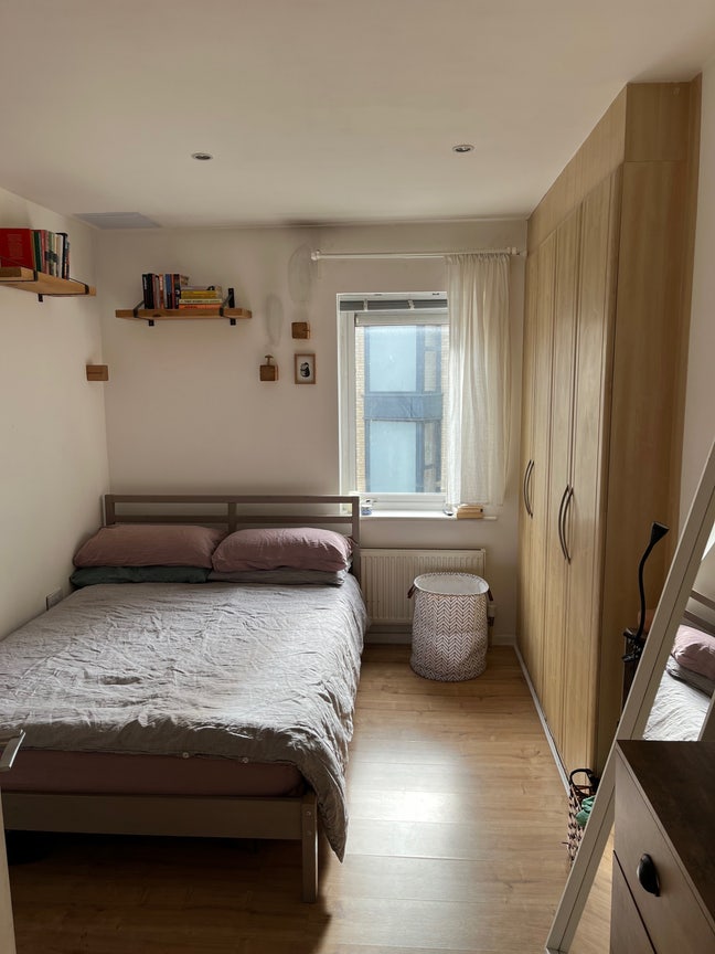 Bright sublet near Broadway Market Main Photo