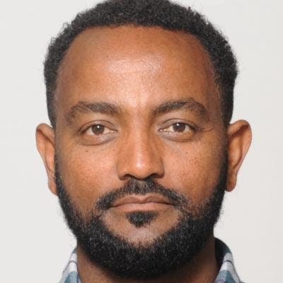 i have no problem to live with anybody Main Photo