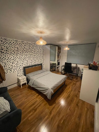 Large Double bedroom Shoreditch Bills Inc (ex G+E) Main Photo