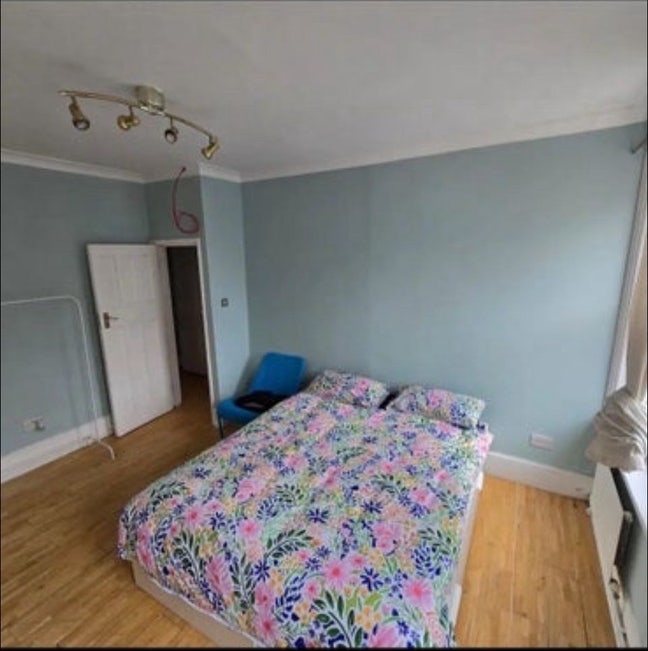 Marylebone 2-Bed Flat with Living Room  Main Photo