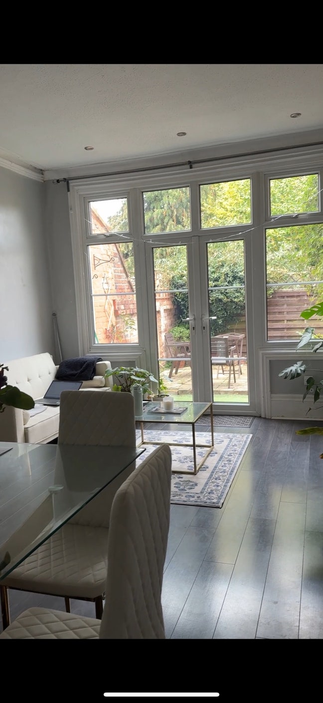 Bright Basement Double room - Window and Skylight  Main Photo
