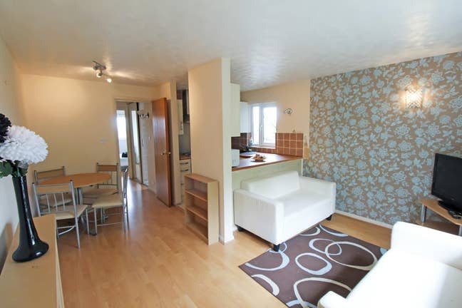 1 Bed Flat  Main Photo