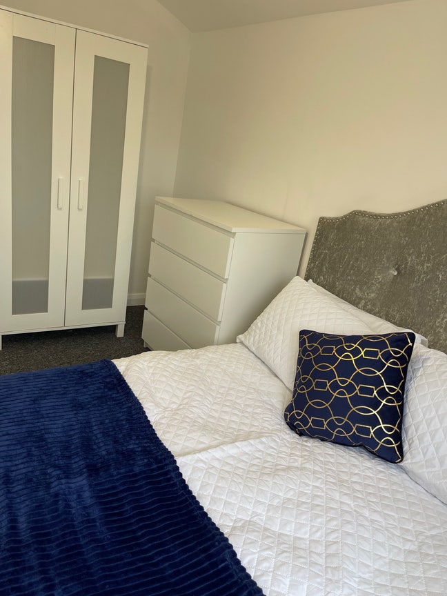 Double bedroom in Botley Area near city centre  Main Photo