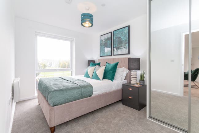 Bright & Modern Double Room with Ensuite & Sunrise Main Photo