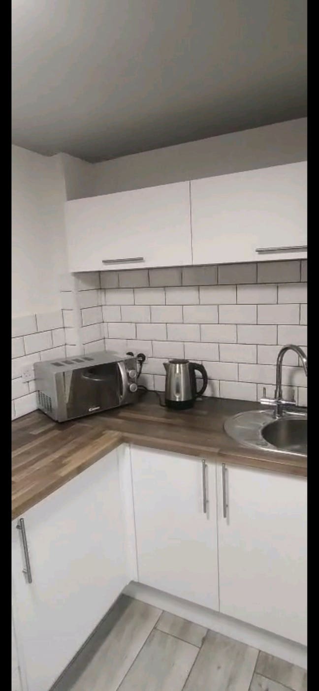 Large semi studio room with private washroom Main Photo