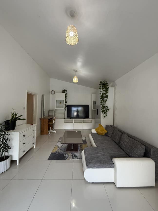 1 Bedroom Studio house Main Photo