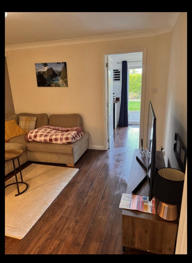 A room in perfect house available  Main Photo