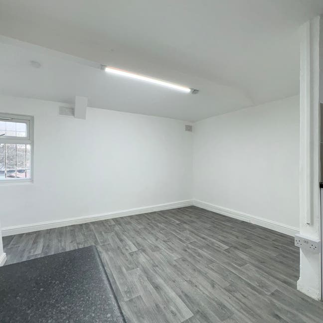 🔴🟡🟢 CHEAP Double Room ╹ NEWLY Refurbished 🟠🔵⚫ Main Photo