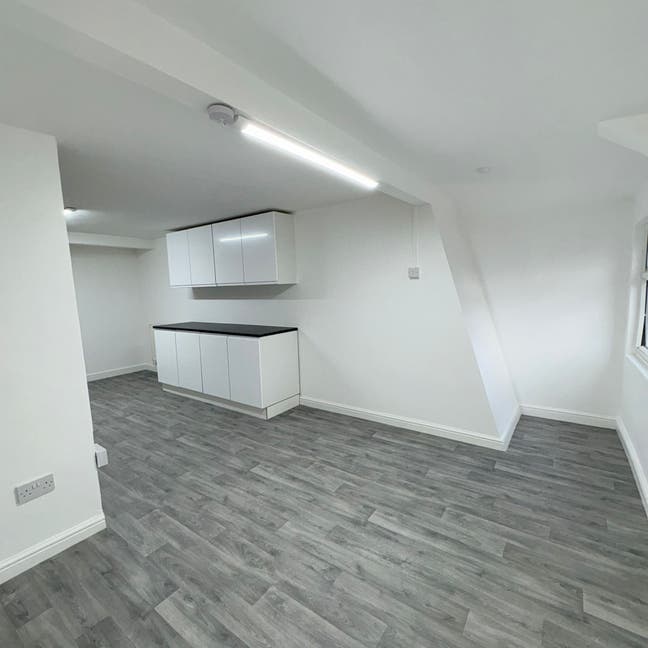 🔴🟡🟢 CHEAP Double Room ╹ NEWLY Refurbished 🟠🔵⚫ Main Photo