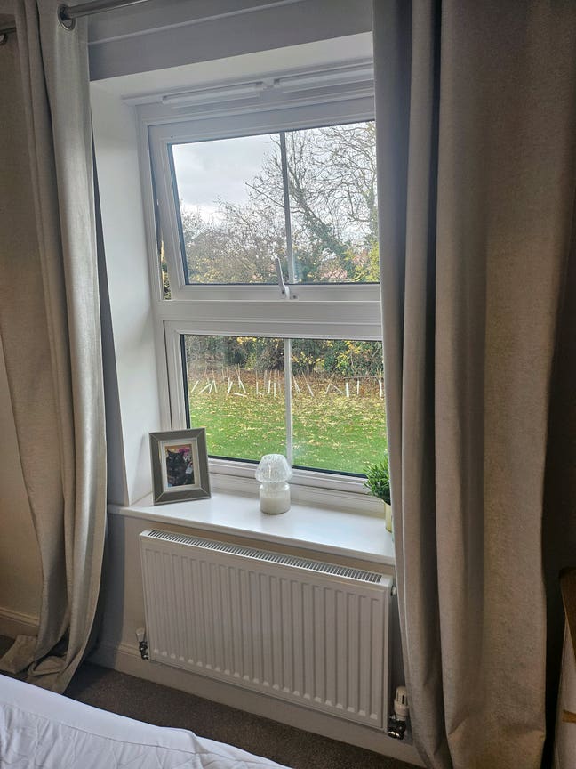 Double room in quiet area Main Photo