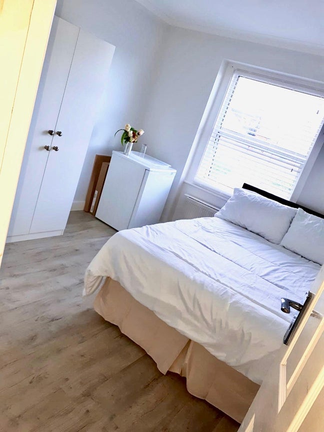 Double Room - St Johns Avenue, London NW10 4EE Main Photo