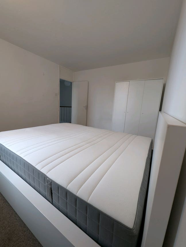 Large double room in Brixton  Main Photo