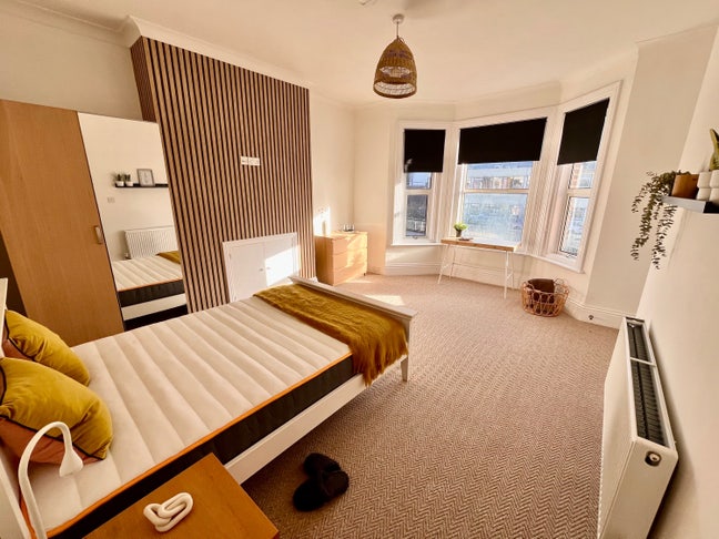 Lovely Double ensuite room in great location! Main Photo