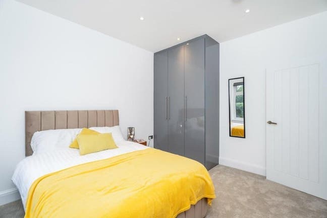 5 Rooms Available in Ultra Modern Home Main Photo