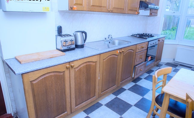 ✨ Double Room Available – N8 (Fairfax road) Main Photo