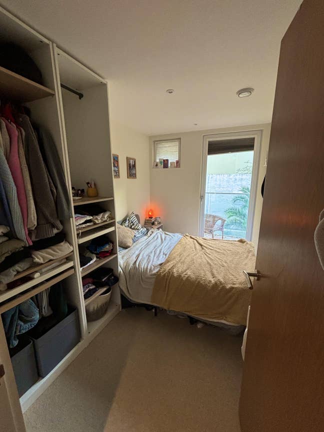 Cozy Double Room in 3-Bed Flat Main Photo