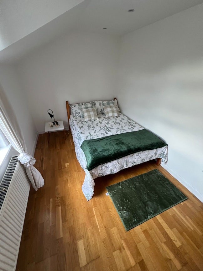 2 Bedrooms Flat Main Photo