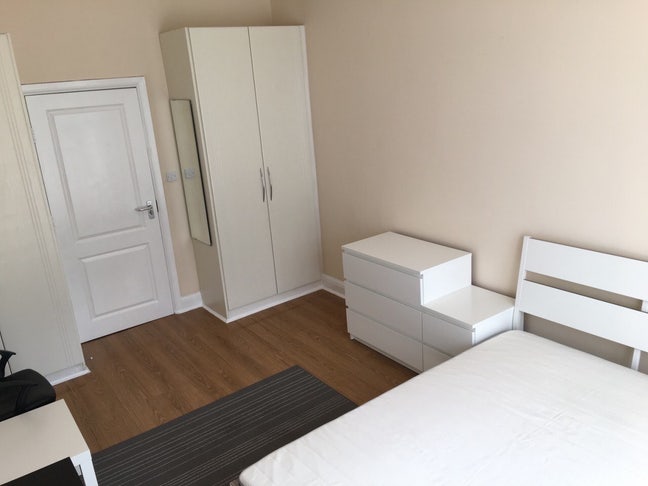 Beautiful massive double room in Alperton Main Photo