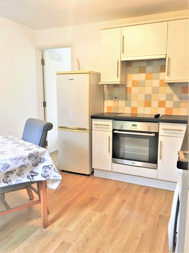 Lovely studio flat, near Headington centre,22 Dec Main Photo