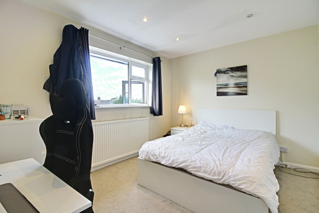 A Well Presented Double Room in St Albans- Main Photo