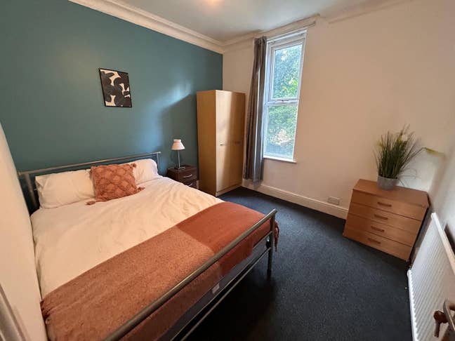 Furnished Double Bedroom in DN5 Main Photo