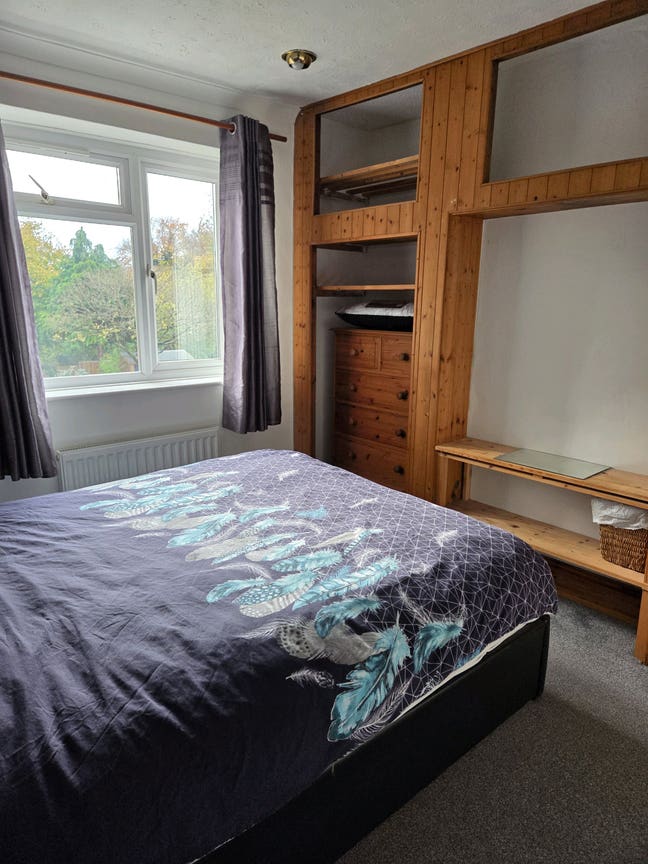Double room to rent in a busy social shared house Main Photo