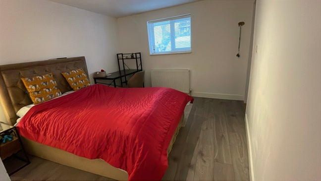 Large En-suite annex room available  Main Photo