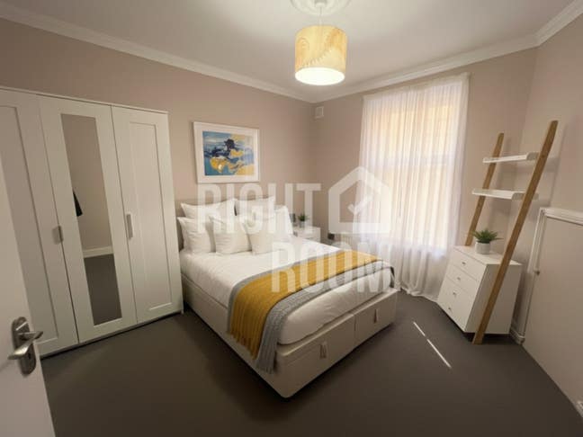 Euston - 2 Bed to Rent - Refurbished New !  Main Photo