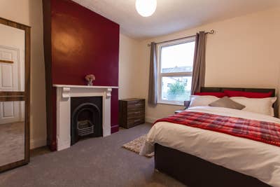 Large Double Bedroom in Southville Main Photo