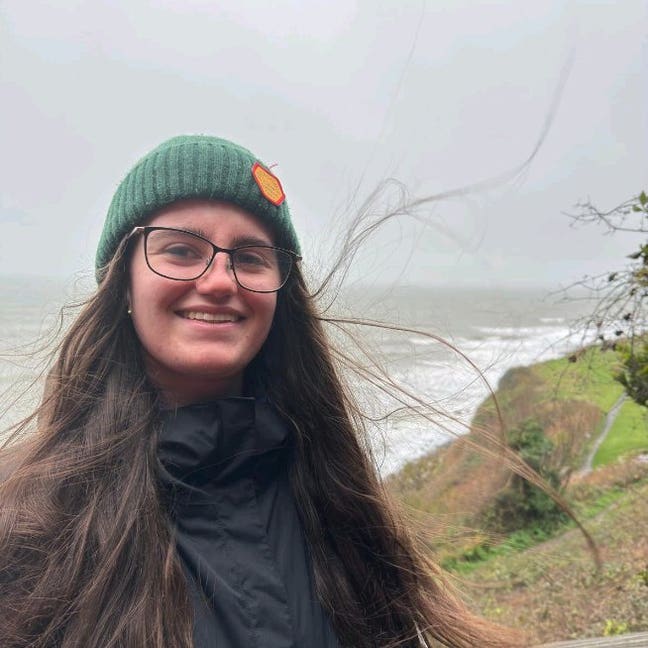 23 year old looking to buddy up with another girl Main Photo