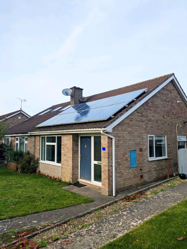 Double bedroom, walking distance to Thornbury  Main Photo