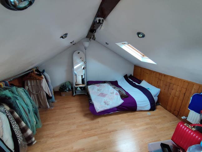 Room available in family home Main Photo