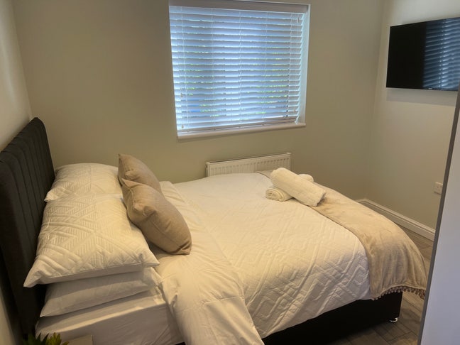 Luxury bedroom with En-suite Main Photo