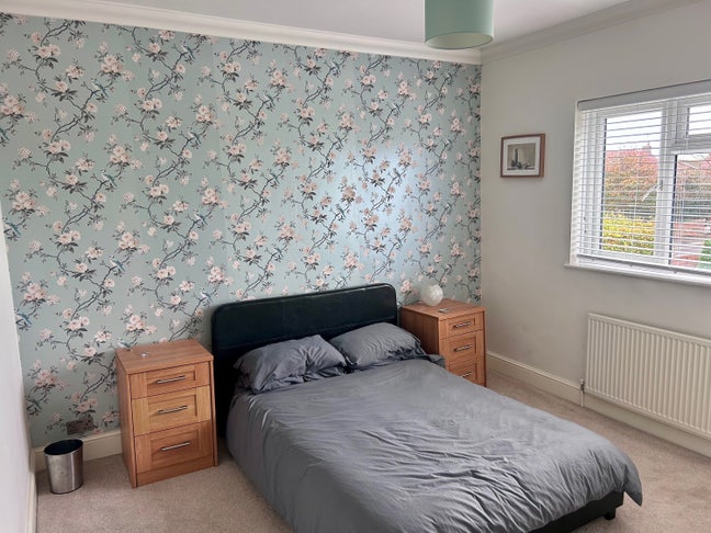 En suite double room in quiet flat in lancing Main Photo