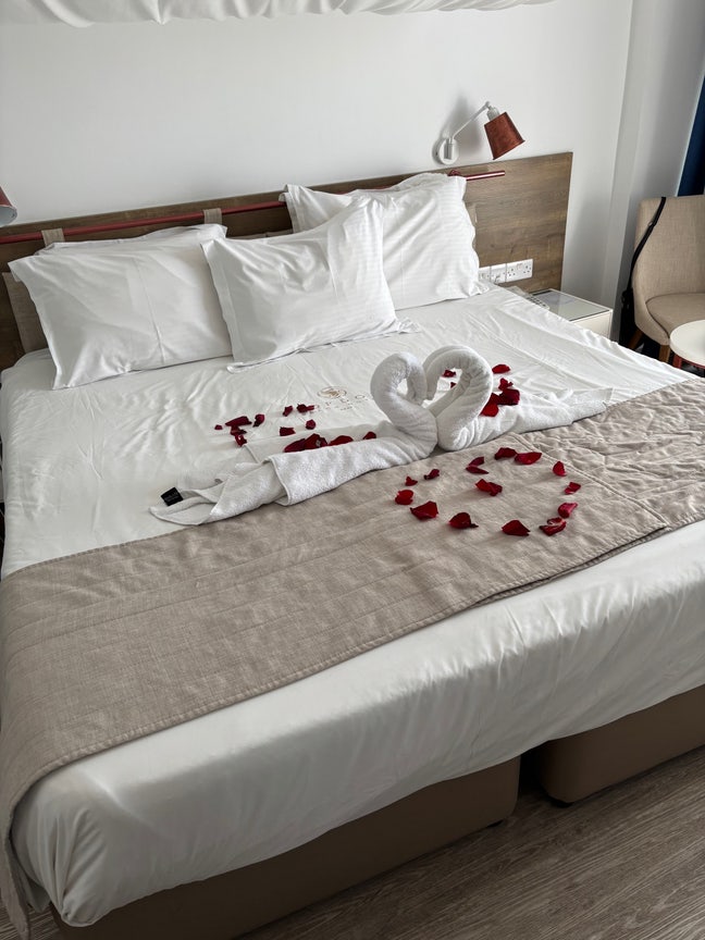 Large double room HA8 Main Photo