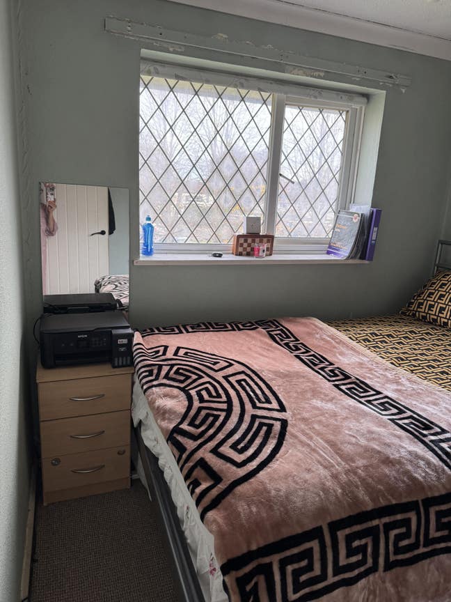 Double room available in Colnbrook near heathrow Main Photo