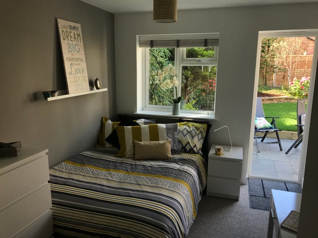 Town centre overlooking the park   Main Photo