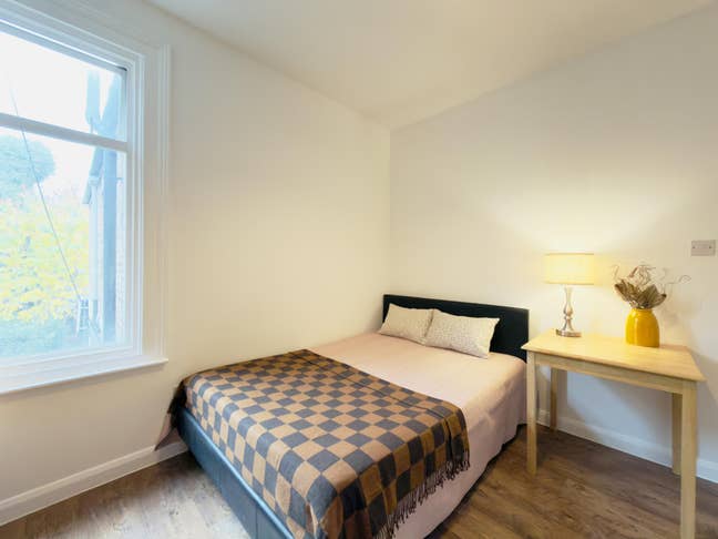 West Hendon NW9 Studio Flat £950pcm Inc All Bills  Main Photo