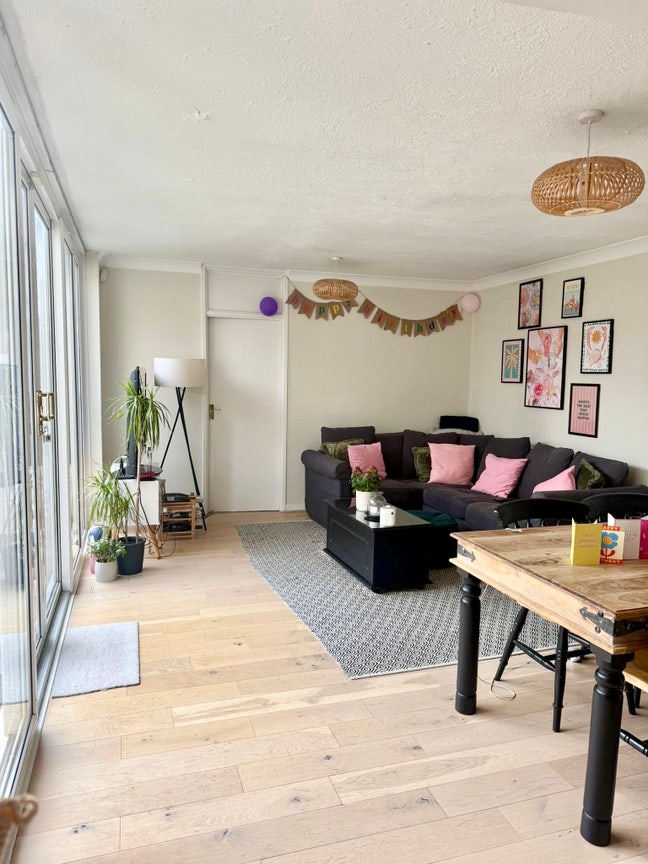 Lovely Double Bedroom in Garden Flat! Main Photo