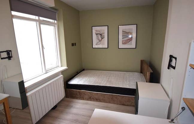 Modern Self-Contained Studio In sought after area. Main Photo