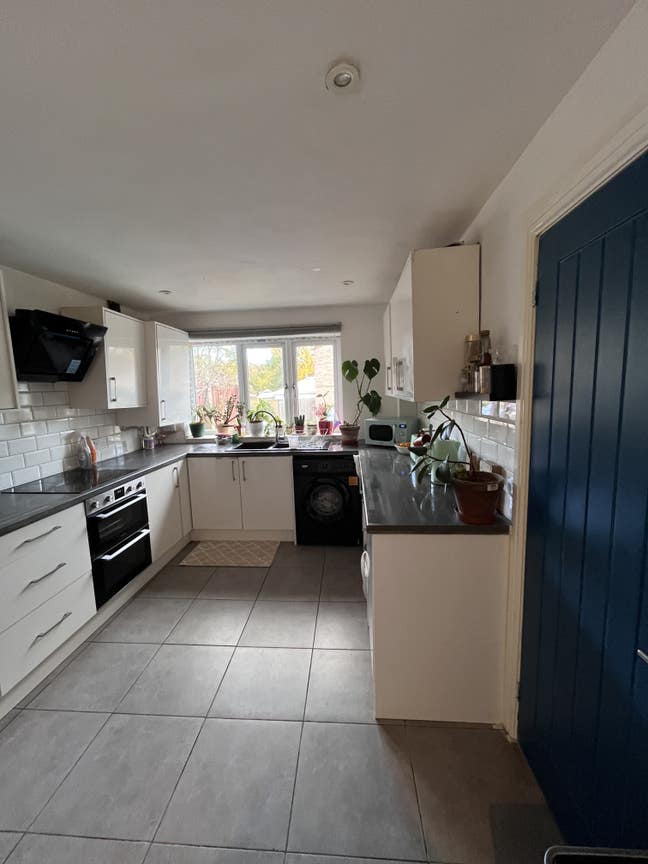 Refurbished Modern Double Room Main Photo