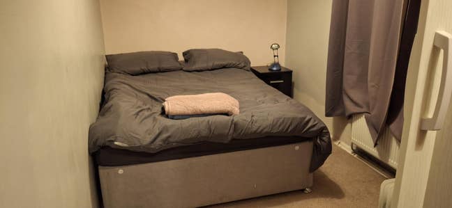 Single bedroom available , £100 for 5days  Main Photo